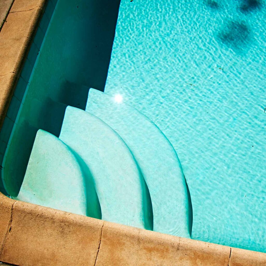 swimming pool remodeling Miami-Dade